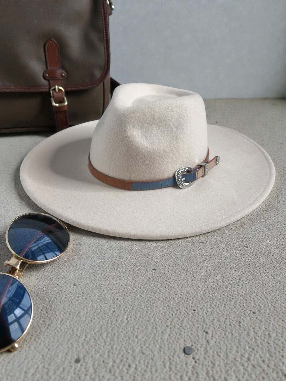 Madden NYC Felt Fedora Hat One Size White Faux Leather Trim
